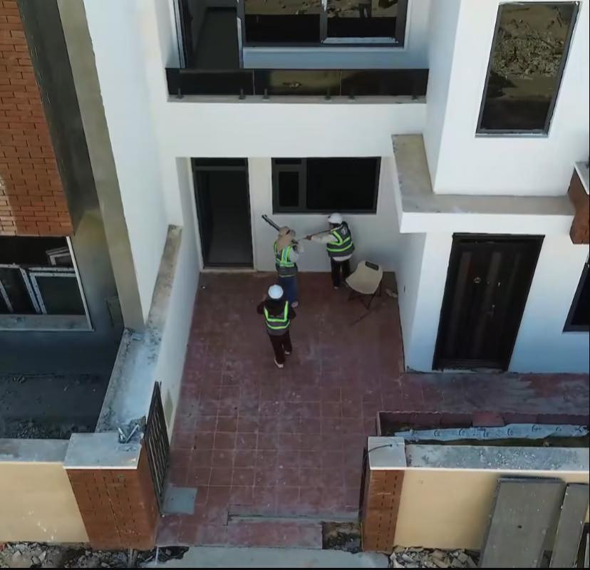 بيت للبيع مساحته200 متر بمجمع الابرار بناء درجة اولى تسليم البيت والتسكين بعد 6 اشهر المجمع صاير بضهر مستشفى حماد شهاب الشراي يتفضل خاص


**إذا كنت صاحب هذا الإعلان وتريد حذفه لأي سبب، رجاءا أرسل رسالة إلى الدعم الفني**