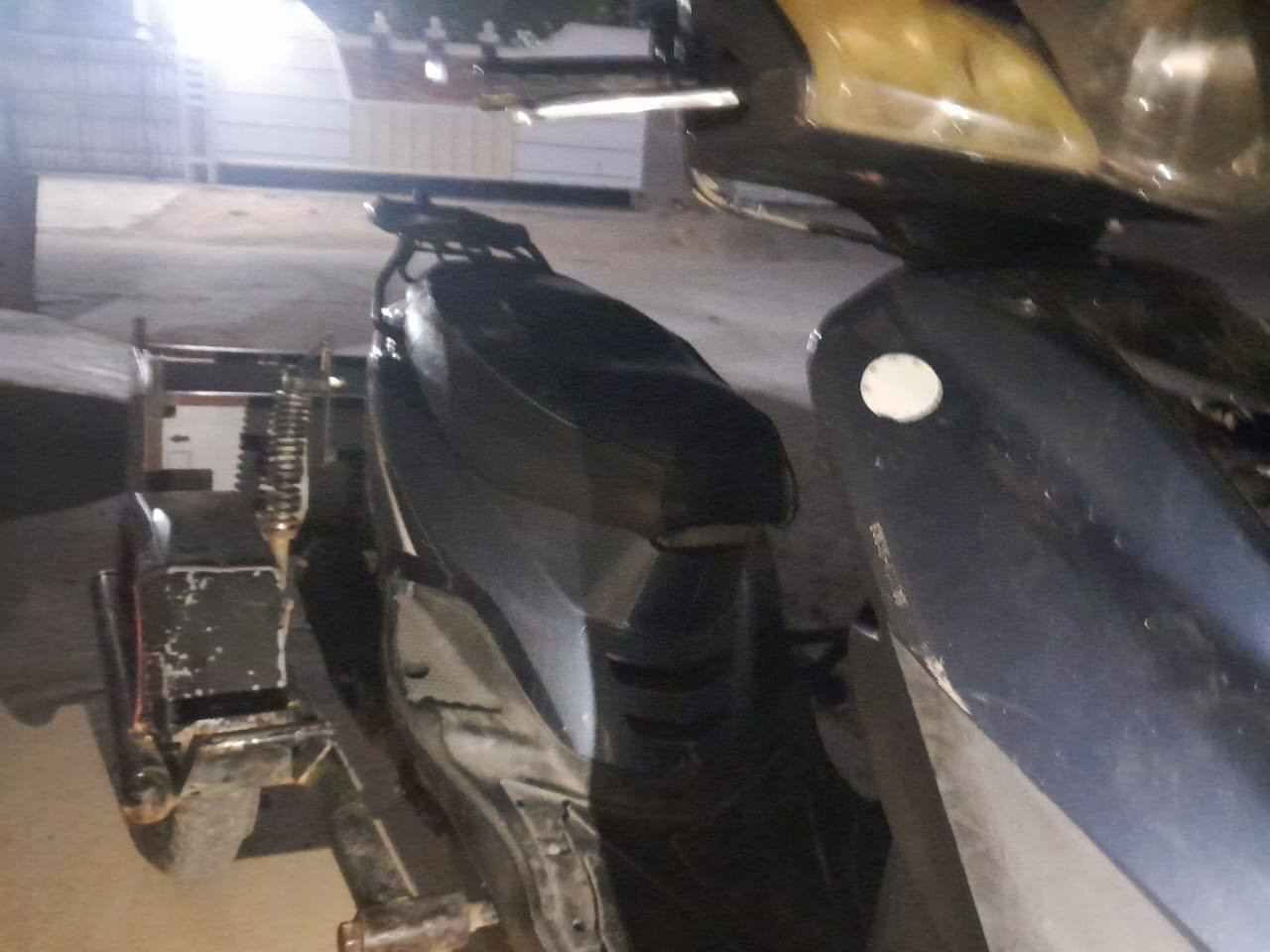 سلام عليكم للبيع موطور بريز ببغاء 2013 بدون اوراق كامل من كلشي صلف وهندر السعر 700وبي مجال للاتصال***********
