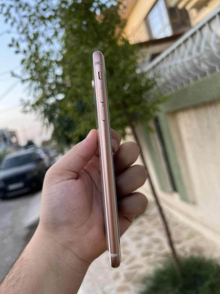 📱 للبيع: iPhone 8 Plus (نظيف جداً)
المواصفات الأساسية:
• الموديل: أمريكي (نموذج M - أصلي من الشركة).
• الحالة: نظيف جداً واستخدام راقٍ.
• البطارية: تم استبدالها ببطارية جديدة (أداء ممتاز).
• الأداء: الجهاز سريع جداً ويدعم كافة التطبيقات والألعاب بكفاءة.
المميزات:
✅ بصمة الإصبع سريعة وشغالة 100%.
✅ الكاميرا الخلفية المزدوجة (Portrait) تعطي صوراً احترافية.
✅ الشاشة ألوانها ممتازة وواضحة.
✅ الجهاز غير مفتوح للتصليح سابقاً (فقط تبديل بطارية للمحافظة على الأداء).

للاستفسار:***********
