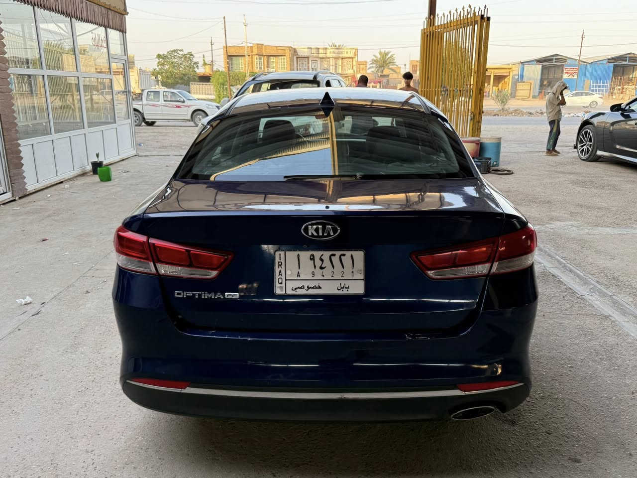 كيا اوبتما موديل ٢٠١٨ امريكي
بيها صبغ جاملغ وبنيد وباب السائق " كفاله من دواخل 
محرك 2400 كير اوتماتيك
رادر بالمري 
تحكم ستيرن جهتين
حساس خلفي امامي 
تحديد مسار
شااشه كار بلي 
قياده ذاتيه 
داخل اسود ملكي 
نضام ECO تقليل وقود 
3وضعيات قياده " 
ماشيه ً87mi 
محرك غير مفتوح ع الوضع الشركه
سياره جديده وجاهزه 
كير محرك مكفولات شرط الفحص وتراي اي مكان يعجبك 
حداديه وتخم تاير مكفولات وجديد 

بسعر جدآ مناسب       رقم بغداد بسمي تحويل مباشر سنويه لغاية ٢٠٢٨
بيع او مراوس 
***********
الشراي يتصل وبي خير ويدلل
مكان بابل القاسم
