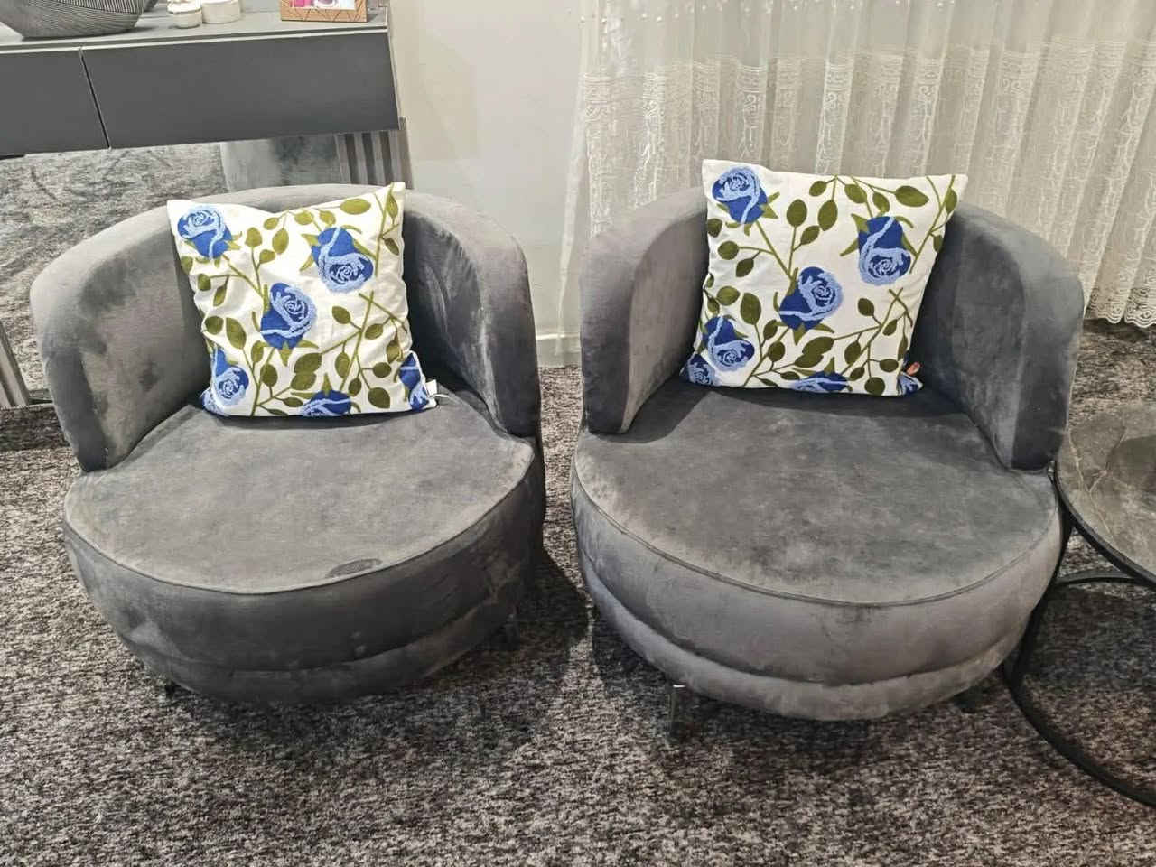 تخم وماصات نظيف جدا للبيع
9 مقعد ثلاثية و ثنائية و اربعه مفردة  
اسفنج المميز ما ينزل بعده بالضمان 
سيت ماصات تركي زجاجي و خشب 
السعر جميعهم
450 الف 
العنوان 
بابل حي الاسكان


**إذا كنت صاحب هذا الإعلان وتريد حذفه لأي سبب، رجاءا أرسل رسالة إلى الدعم الفني**