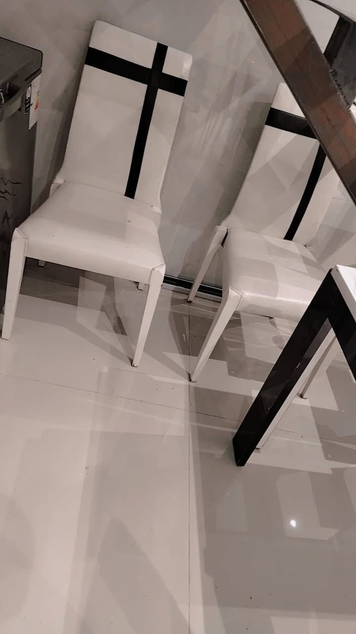 ميز طعام ٤ كراسي 
٧٥ الف


**إذا كنت صاحب هذا الإعلان وتريد حذفه لأي سبب، رجاءا أرسل رسالة إلى الدعم الفني**