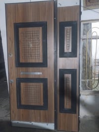 باب • نضيف جدا • للبيع