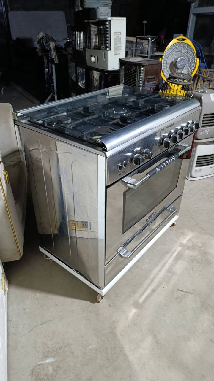 سلاوی خوداتان لێبێت ئەو تەباغە بۆ فرۆشتن کە زۆر زۆر خاوێنە هیچ کێشەو مشکیلەی نیە هەربەرێزک خوازیارە پەیوەندی بکات یا خود نامە بنێریت 
***********
***********
تێبینی ناو نیشانم سۆران بەرزێوە
