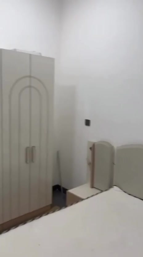 غرفه للبيع تركيه جديده8قطع استخدام قليل مكاني بغداد الغزاليه السعر800وبيها مجال للاستفسار***********
