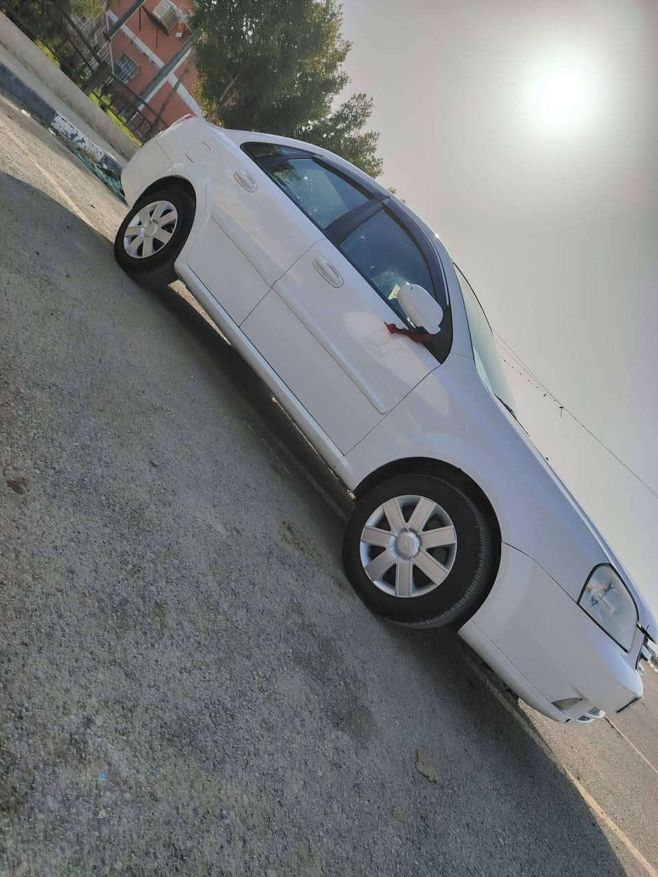 سلام عليكم اوبتره موديل 2011مكفواله كفاله عامه مكينه وكير كفاله تخم تاير جديد حداديه  جديده سياره جاهزه من كلشي تبريد ثلج رقم واسط دولي سنويه لا 30 تحويل ثاني يوم مكان السياره كوت مركز المدينة السعر 82لاستفار لاتصال على الرقم ***********
