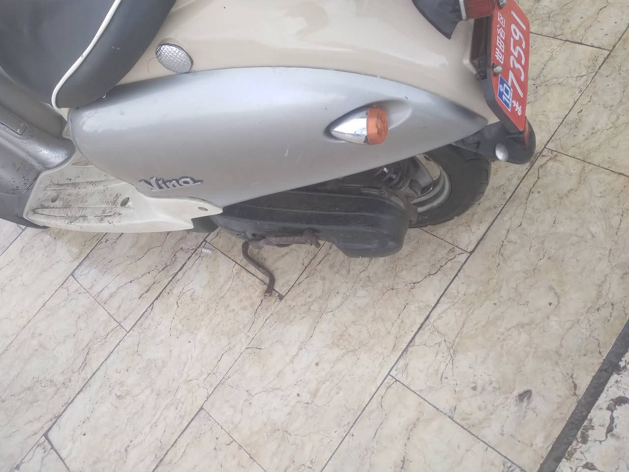 سلام عليكم دراجه كلاسك فحل البيع سلف هندر اشاير لايت هورن قفل صندك قفل استرين تخم  تاير جديد دبالت امامي خلفي شغال كابريت اصليه شوته اصليه صالصنه اصليه جيب مصلح وتعال افحص مكاني بغداد ساحت الطيران رقمي ***********السعر 425
