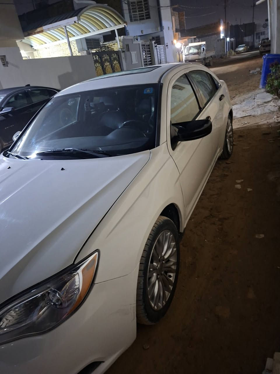 c200     مديل 2011
مكينه 3600 ، 6 سلندر 
السيارة بيها صُبغ حزام جمالية وطخة بالجاملغ مثل ما موضح بالصورة غير هذا مابيها السيارة كفاله 
فتحة قمارة فول السيارة
السيارة بسمي سنوية لل2028
العنوان نجف عسكري 
السعر 80 وبيها مجال 
للأستفسار أتصل ، ***********
