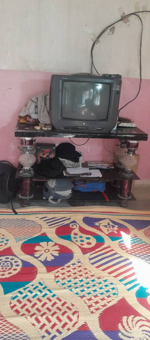 أغراض للبيع كلمن وسعره المكان مدينه الصدر حي طارق الوسط موبايل ***********
