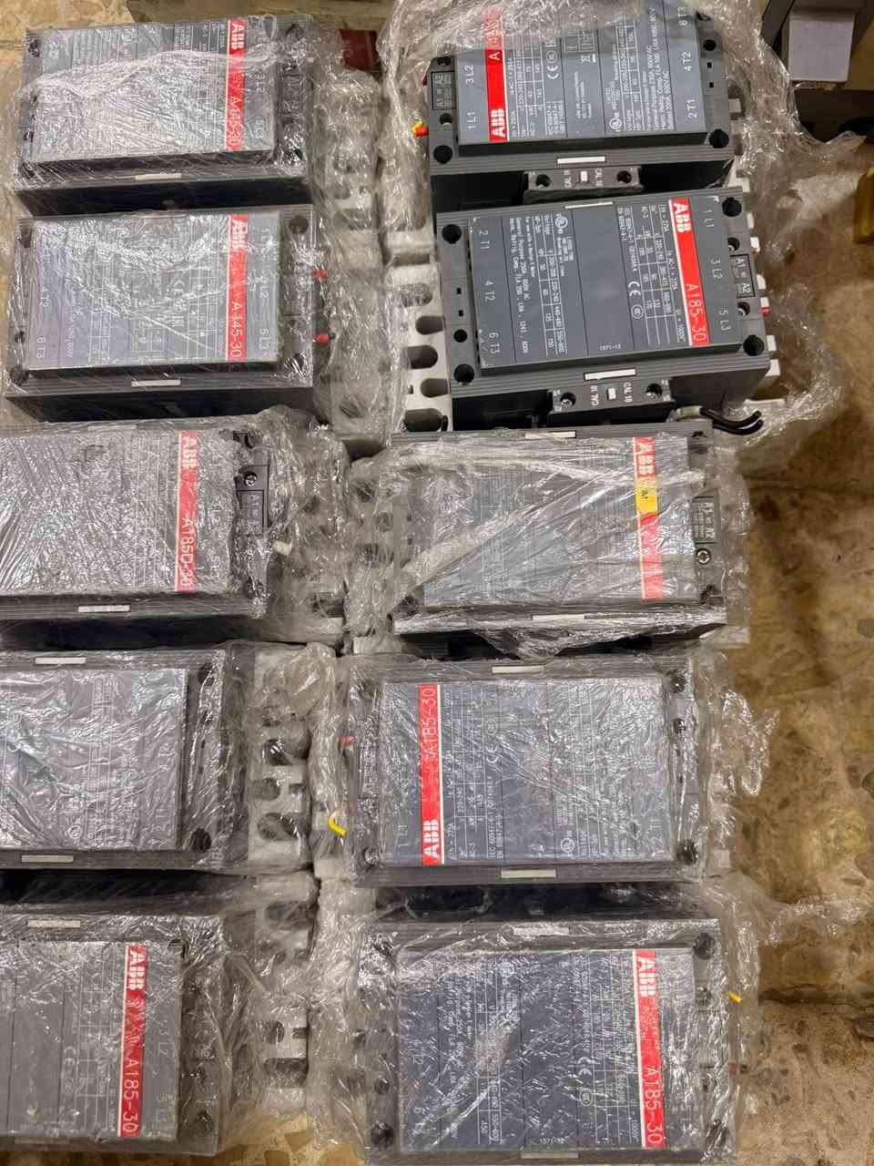 السلام عليكم يتوفر كونتكترات اصلي باله ABB / 250A / أتواصل ع رقم واتساب ‭***********‬
