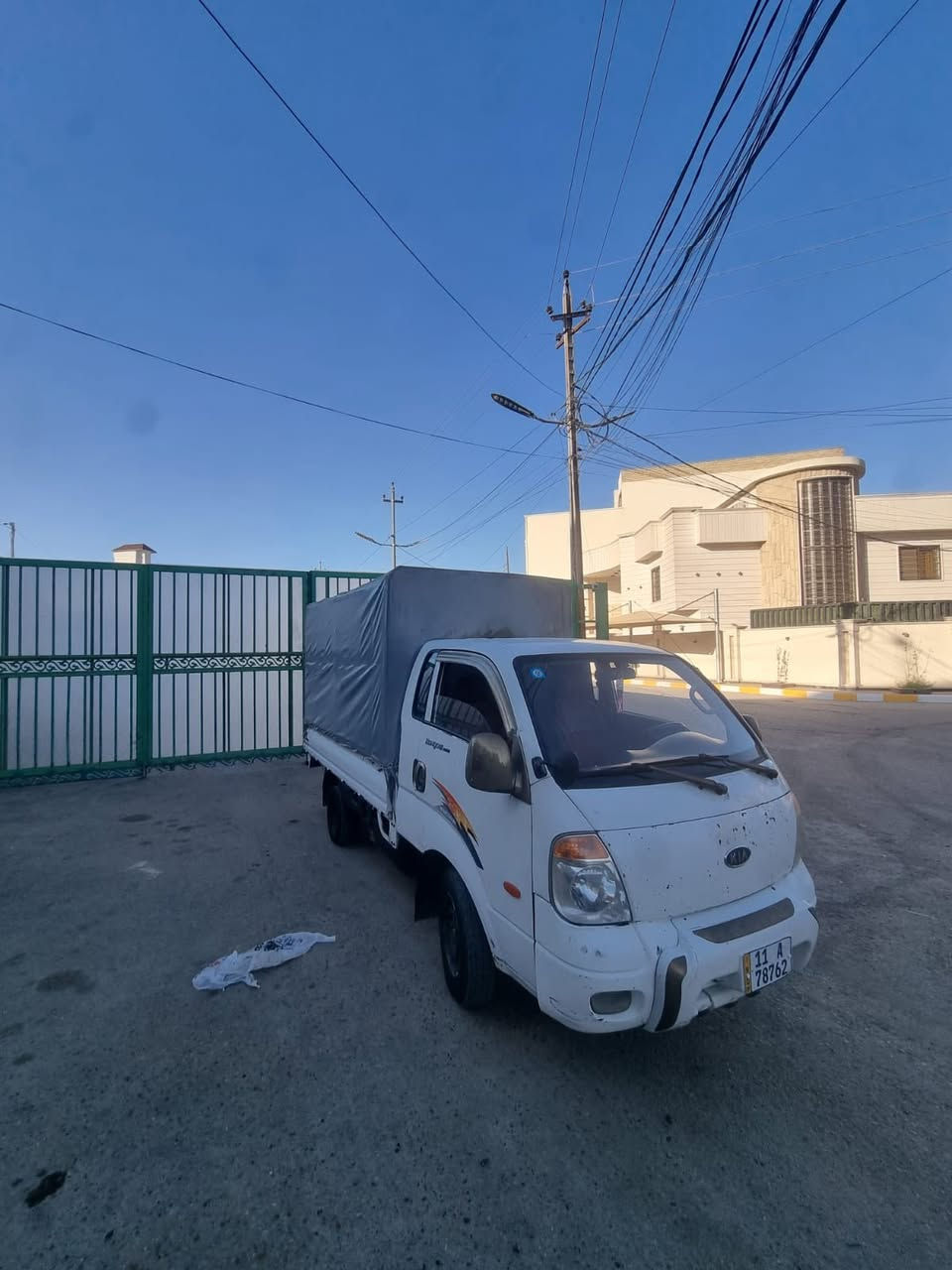 السلام عليكم كيا بنكو 3000 ستاركس 2007 رقم بغداد انكليزي باسمي هزة جديدة وسنوية جديدة السيارة جاهزة للشغل محجر عالي كامل وجادر مطري السيارة نظيفة مناقصها شي مكان السيارة بغداد الدورة السعر ب 80 $ وبيها مجال للطيبين للاستفسار *********** بي واتساب
