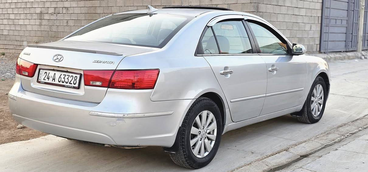 مكلف بل نشر @ الخاص مغلق@ للبيع سوناتا 2009 وارد امريكي مصبوغ حزام بيها ضرر امامي من امريكه كير محرك بشرط محرك 24 طخم امامي او خلفي جديد سياره مال جناي سعر 115 و بي مجال للطيبين او كلشي اكو بل سوك رقم هاتف  ***********
