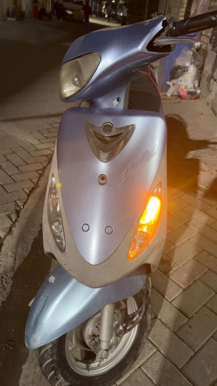 السلام عليكم دراجه منغولي للبيع مكينه كفاله عامه اذا مفتوحه ترجع كابرتير بلادي سلف شغال فقط دشلي ناقصه كفرات بلاد دراجه نضيفه وعليها ترتيبات بصيطه قبق فلاوين وقطره ودبل وكشن السعر 400 وسهله للشراي الرقم*********** خاص ماكو
