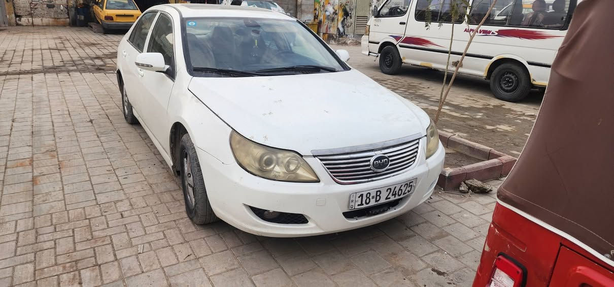 بي واي دي اف ٦ موديل ٢٠١١ سيارة جاهزة وكامله اي نقص مبيها كير مكينة كهربائيات تبريد سيارة كلش نظيفه ومعمرها جديد وصابغها عام السعر ٤٥ مستعجل ع البيع مكاني مدينة الصدر رقمي ***********
