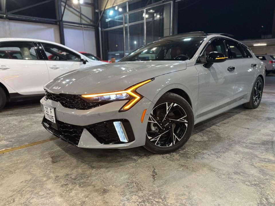 كيا K5   2025 مواصفات  الفئة GT  / Line
محرك 2500 تنفس طبيعي ماشية 5000  اخت الزيرو

السيارة كلين بارد خشم الجاملغ  جميع الايرباكات سليمة

***********
