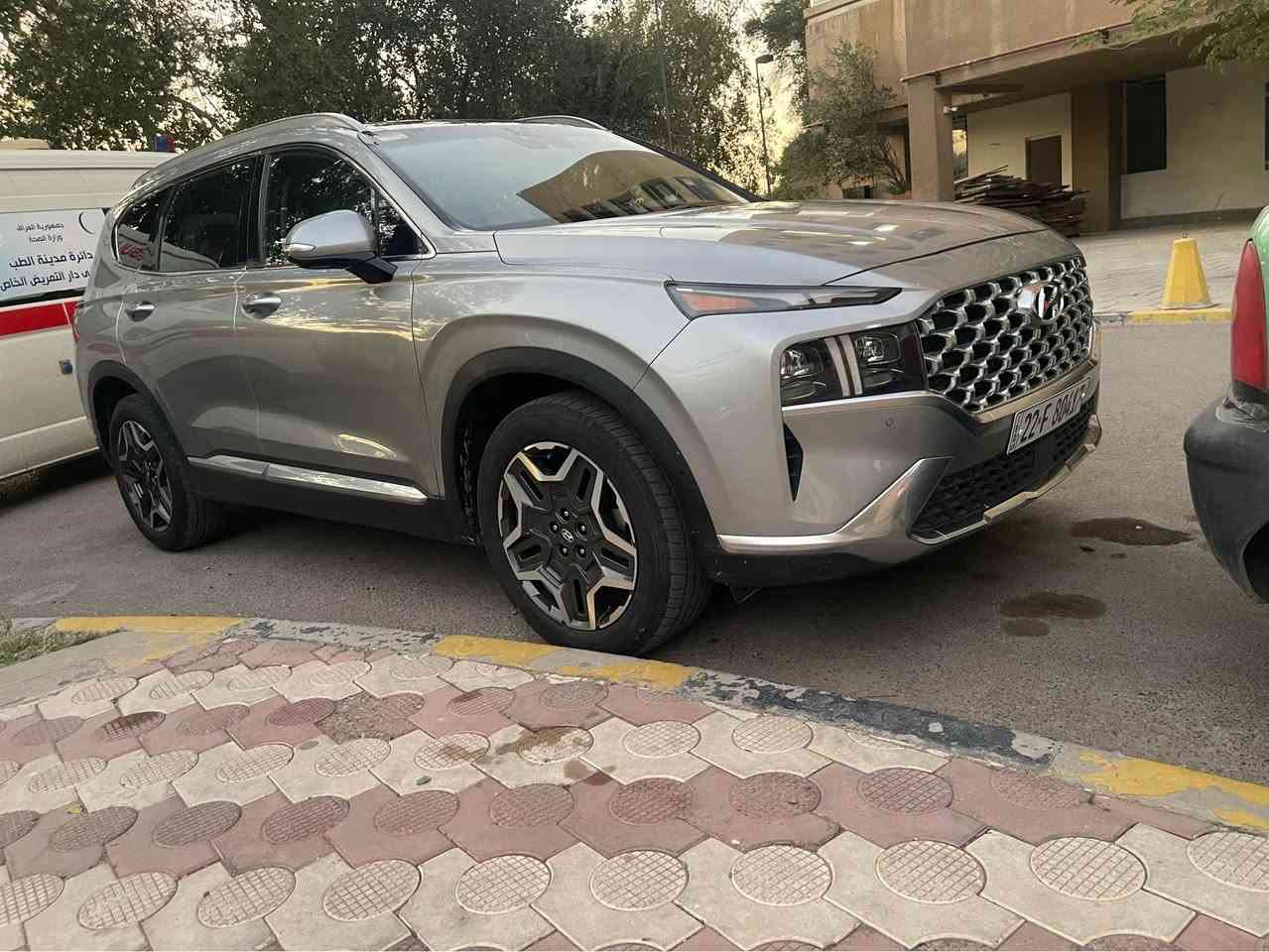 السلام عليكم
 
هونداي  سنتافي 2022 فول الفول اعلى مواصفات 

رقم اربيل الدولي الجديد   

محرك 4 سلندر 2500 تيربو ✈️✈️

باسمي تحويل مباشر سنويه وهزه جديييده 

حادثها :- فقط جاملغ خلفي والمسطره مال قبغ جنطه
جدا بسيييط 

السياره ماشيه :- 34 mi 

السعر209 وبي مجال بسيط 

المواصفات :-
 

1- مفتاح ذكي بصمة + التشغيل عن بعد
(بصمه تشغيل + بصمه ابواب )

2- نظام اوتو بارك

3- كير بنظام الازار المنفصلة الاصدار الجديد ( بيانو)

3- كير ماوس ثانوي لأوضاع القيادة / Drive Mode 

‏Comfort - Smart - Sport 

4- فتحه سقف بانوراما على طول السياره 

5- هاند بريك بصمة 

‏7 - Auto Hold  أوتو هولد

8- خاصية ISOFIX   ايزو فكس قفل الاطفال

9- نظام مانع الانزلاق

10 - نظام نزول المنحدرات.

11 - نظام اطفاء المحرك (A) ذاتيا في الازدحامات لتوفير الوقود

12- شاشة تدعم Apple Car play و Android وبلوتوث مدمج والأوامر الصوتية

14- الشاشة الوسطية حجم كبير 12 انج مع دعم الملاحة بالخرائط GPS وبوصلة للاتجاهات

16-  مخارج شحن USB وتشغيل الميديا

17- منافذ للطاقة كهرباء 12فولت ومنفذ 110 فولت

20- المقاعد الامامية كهرباء + تبريد + تدفئة

21- حساسات ضغط الاطارات 

22- حساسات أمامية / جانبية /خلفية

23-  كامرة اضافية لتقنية منع الخروج عن المسار

24- ميزة التوقف الذاتي للمركبة منعا للاصطدام عند القيادة او الرجوع

25-  المركبة تعيد نفسها للمسار الصحيح عند عدم الانتباه

26- لايت زينون رباعي العدسات بتقنية High Beam الانارة الذكية + LED  نهاري 

28- خاصية دعم الكاميرات عند تشغيل الإشارة الجانبية لرؤية الزوايا العمياء

31- مرآة داخلية بخاصية التعتيم الذاتي 

32- سستم صوت هارمن كاردن 10 سماعات محيطية مع دمام وتويترز 

33-  نظام القيادة الذاتي الذكي في الشوارع المخططة 

34- مثبت السرعة Cruise وميزة التباعد عن المركبات

37- قفل الابواب والنوافذ / خاصية عدم العبث للاطفال

38- القفل المركزي للابواب وعدم الفتح عند مرور مركبة بشكل قريب من السيارة 

39- مقعد السائق خاصية الخزن وميزة الخروج المريح عند الاطفاء

40- ماسحة خلفية حساس /  تشغيل تلقائي عند المطر

45- شفتات رياضية بالمقود

46-  التبريد والتدفئة تحكم شاشة وتحكم يدوي ايضا

49- قبضات أبواب ألمنيوم مع خاصية الانارة ليلا

50- حساس لمس ابواب لفتح وغلق باب السائق والراكب

51- ماسحات امامية حساس / تشغيل تلقائي وسرعة حسب غزارة المطر

52- تبريد امامي خلفي مناخ منفصل 

53- تدفئه + تبريد  الكشنات + 

🔴 سياره جديييييده جدا مناقصها برغي وماتحتاج مصرف ولا ابد كامله وجاهزه 

عنوان السيارة بغداد الصليخ 

للاستفسار :- مكان السياره بغداد الصليخ *********** بغداد, العراق
