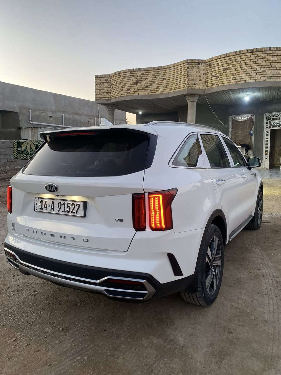 كيه سورنتو
موديل 21 
خليجي مكفوله كفاله عامه 
ماشيه 100
فول موصفات 
السعر 275وبيه مجال 
اني مكلف عل نشر 
العنوان البصره القرنه 
رقم راعي سياره 

+964 771 498 4426/‭٠٧٨٦ ٦٠٦ ٩٨٢٧‬
