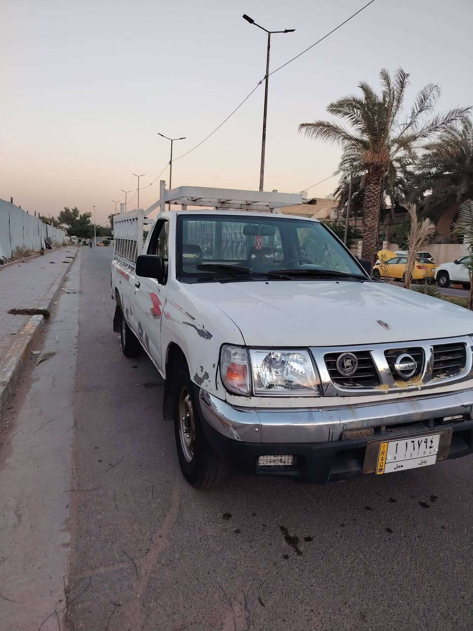 سلام عليكم نيسان شبوط مديل 2002 سياره خير من لله بيهة طعجات خفيفه كشره امبين تبريد بس قايش شغال 
بدايت خيط تبخير مامئثر عله السياره اتخبل صدل جديد صارلي اسبوع من بدلته سياره جاهزه ماتوكفك اتخبل تبريدهة ثلج مكانهة بغداد الحريه *********** بي واتساب سعرهة 58 وبيهة مجال
