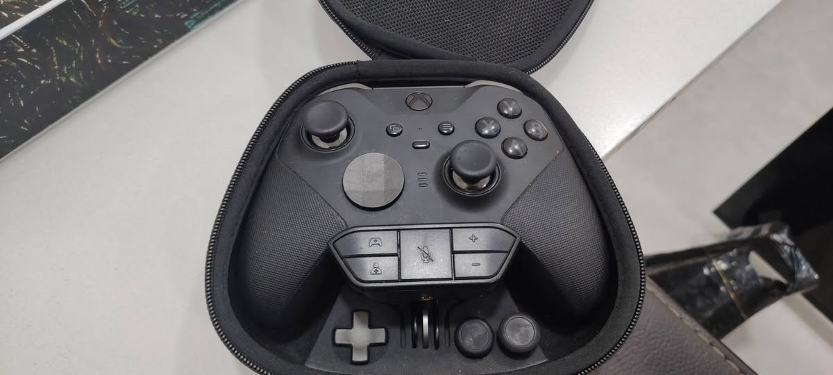 السلام عليكم اكس بوكس سيريس اس جديد جديد مامفتوح ووياه فيفا 26 مشتريه ويدتين وحده عاديه والثانيه احترافيه وكبلاته كامله ووياه هارد 1 تيرا  اريد اراوس بأيفون بالي عدك واكدر اطي زياده ويه اكس بوكس لل150 الف هاي امكانيتي


**إذا كنت صاحب هذا الإعلان وتريد حذفه لأي سبب، رجاءا أرسل رسالة إلى الدعم الفني**