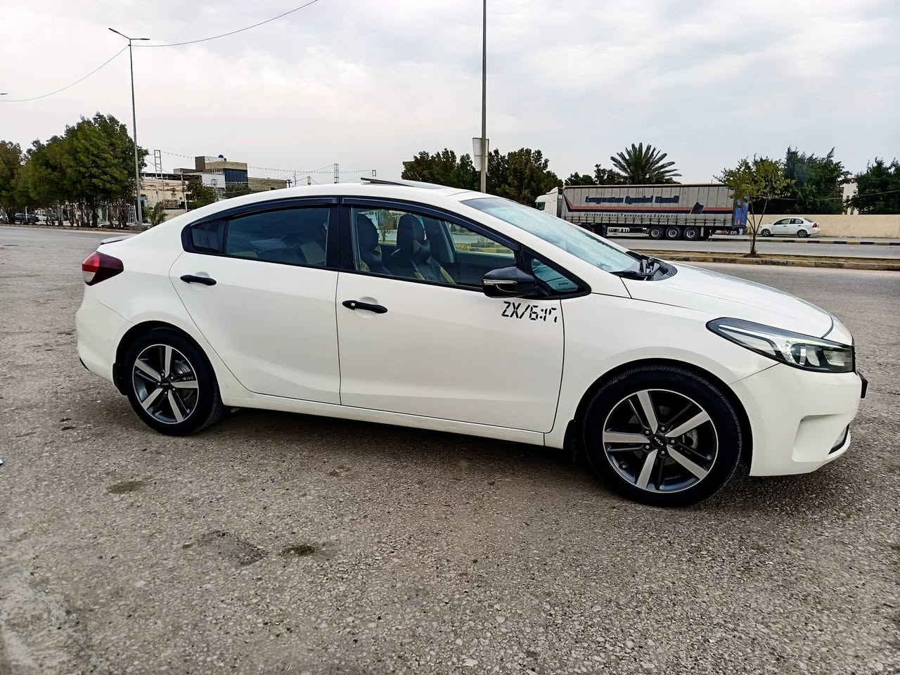 سلام عليكم سيراتو 2017 فول مواصفات فتحه تحكمات استيرن داخل بيجي حساسات خلفيه أمامي لد نهاري مري شفط ويل كب كروم حساسات خلفيه أمامي رقم أربيل ألماني تريد وكاله إتريد تحويل مكينه 200 هستوه مغلفه كاعيه كشنات وجنطه جاهزه للأخير السياره مكفوله ماعده شبر بارد دور جاملغ خلفي وحلوب ناعم ميبين بس بسونار السعر 140 وبيها مجال للشراي مكان السياره نجف الاستفسار الاتصال على الرقم *********** فقط
