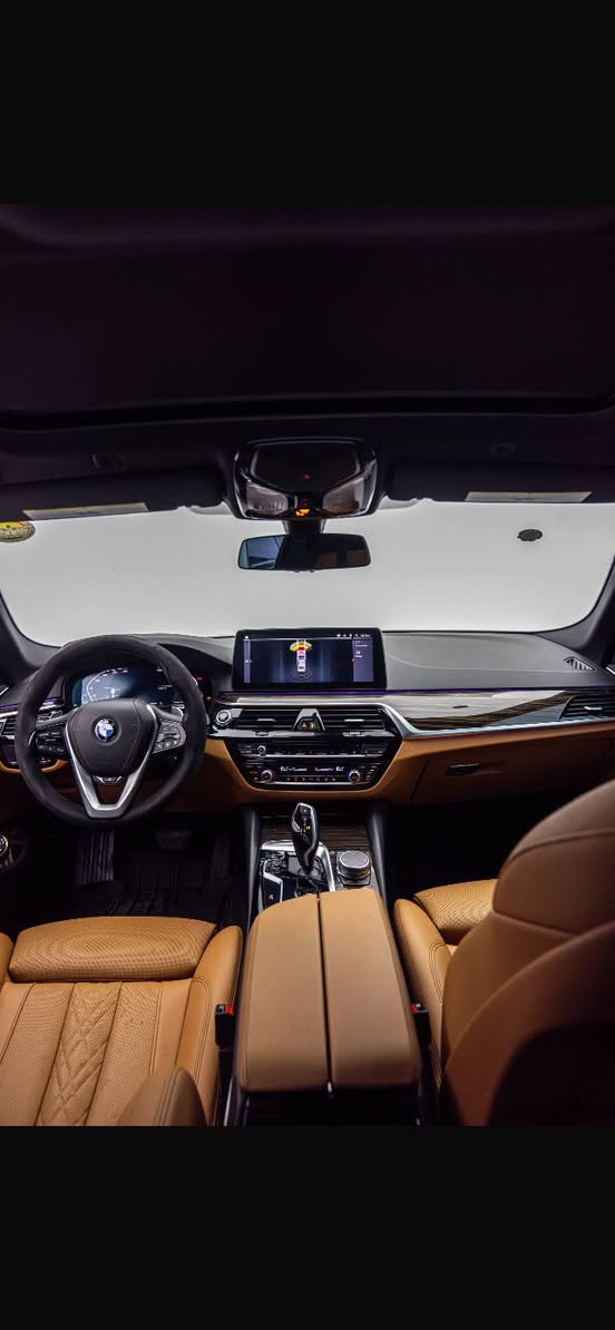 BMW 540i Luxury Pro – 2023
✨ فول مواصفات | كلين تايتل ✨  
عنوان السيارة دهوك والسيارة ممرقمة تترقم بغداد 
للبيع BMW 540i موديل 2023 نسخة Luxury Pro بحالة ممتازة جدًا ، بدون جلخة 
محرك 6 سلندر توين تيربو 
رادار + مساعد القيادة
فتحة سقف
السعر 430 والشراي يتصل على هذا الرقم 
*********** واتساب مفتوح
