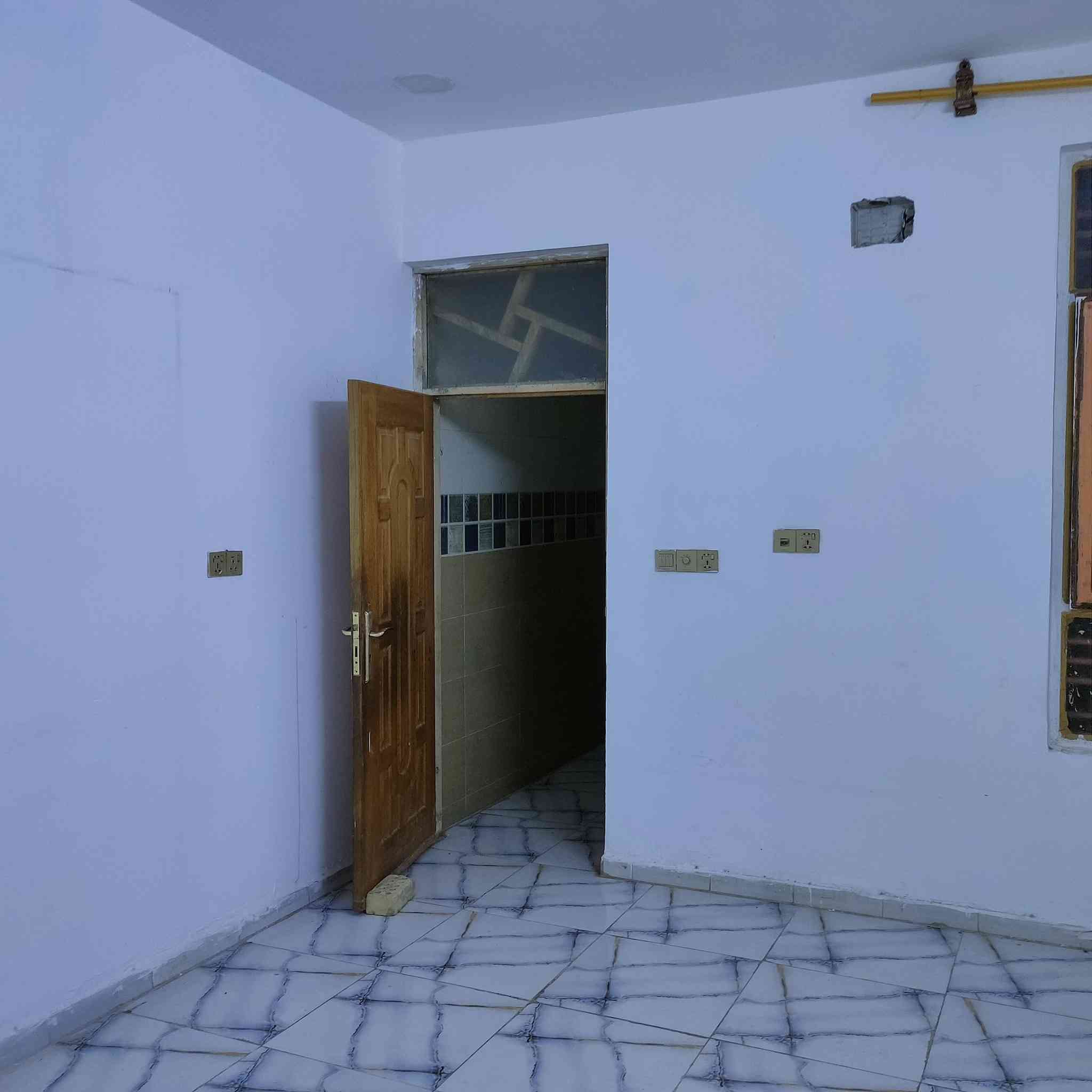 السلام عليكم بيت بسكينة مقاطعه ١٠/٢ قريب عل قناة خلف سيراميك محمد عودة سند ٢٥ مساحه ٨٨ طابق ونص للاستفسار الاتصال على الرقم ***********
