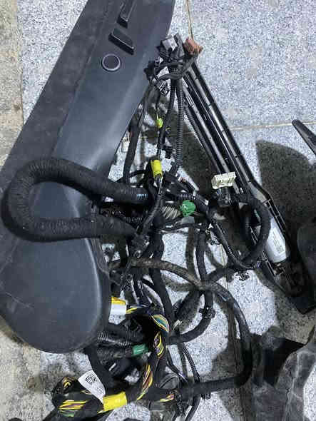 يتوفر ادوات تسلا عام بلادي وتجاري 
تفصيخ /جديد 3/y/x
-برمجة عقل كارت بدل تالف بدل مفقود كارت احتياط رسمي 
-فتح بطاريه مقفوله كراش وشحن
-برمجة  وتبديل عقل ايرباك ومسح الكراش
-تصليح حزام مقفول مع اطفاء اضواء الايرباگات بالكامل 
-ادوات صدر امامي خلفي y/3
-ويل كب y/3
-دعاميات امامي خلفي ودرع دعاميه وسماعات
-درع دعامي امامي خلفي
-بك لايت اشاره حمره وصفره مازدات اصلي وباسعار تنافسيه
-كارت تسلا اورجنال 
-يدة باب تسلا الاصلي مع الكينون 
-مكينة جام امامي كامل تفصيخ مع توفر ماطورات
-بطانة جاملغات امامي وخلفي y/3
-بطانة باب كامل مع التحكمات
-حوض امامي y/3
-جسر دعاميه امامي خللفي y/3
-حساس تاير /حساس ايرباك /حساس دعاميه
-ارضيات تسلا كوالتي جداً جداً عالي 3/y يتوفر تقم كامل للموديل ٢٥
-ماء راديتر مطاابق لمواصفات تسلا العالمية مع توفر تبديل ماء المنظومه بالكامل 
-يتوفر تبديل راديتر وراديترات تفصيخ3/y
-يتوفر كافة اعمال الادامه والصيانه والبرمجه والتصليح على ايادي خبراء اختصاص تسلا 
-اكسسوارات
- فتح بطاريات سايبر تراك 
-فلاتر تبريد داخلي خارجي y/3
ارضيات y/3
-بردة سقف بانوراما y/3 
-صيانة وبرمجه وفتح العقول 
-فتح كراش وتصليح البطاريات الكبيره والصغيره
-تبديل وتصليح وبرمجة الايرباگات على ايادي خبراء اختصاص تسلا 
للتواصل ماسنجر 
اتصال ***********
واتساب ***********
يتوفر توصيل لكافة محافظات العراق 
يتوفر صيانه موقعيه
حصريا ًتتوفر لدينا خدمه استلام السياره على حادث امريكا وتسلم جاهزه للزبون
