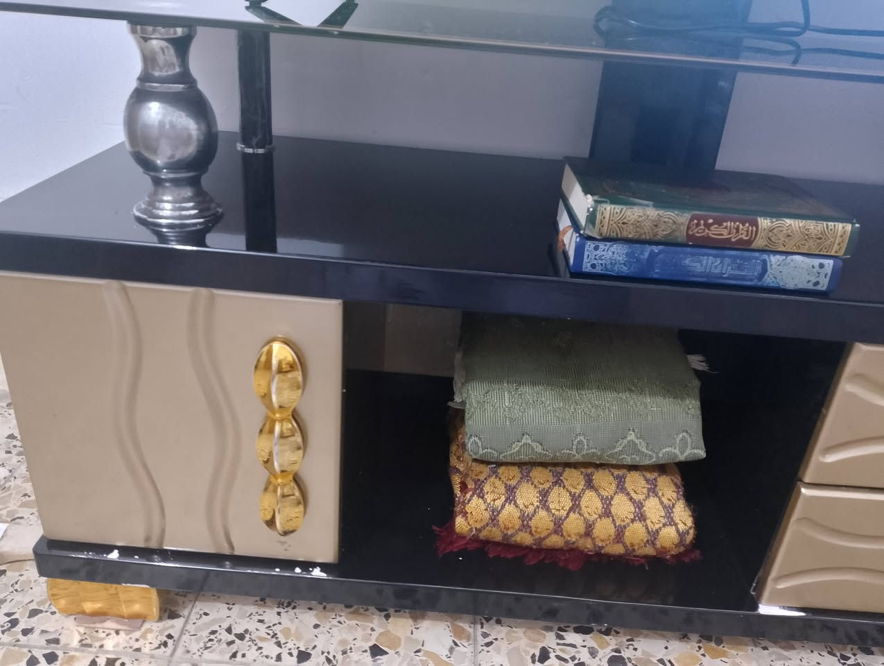 السلام عليكم عندي ميز تليفزيون موضح بالصور يمكم رايده ب100 وبي مجال الشراي يتواصل خاص ويدلل


**إذا كنت صاحب هذا الإعلان وتريد حذفه لأي سبب، رجاءا أرسل رسالة إلى الدعم الفني**