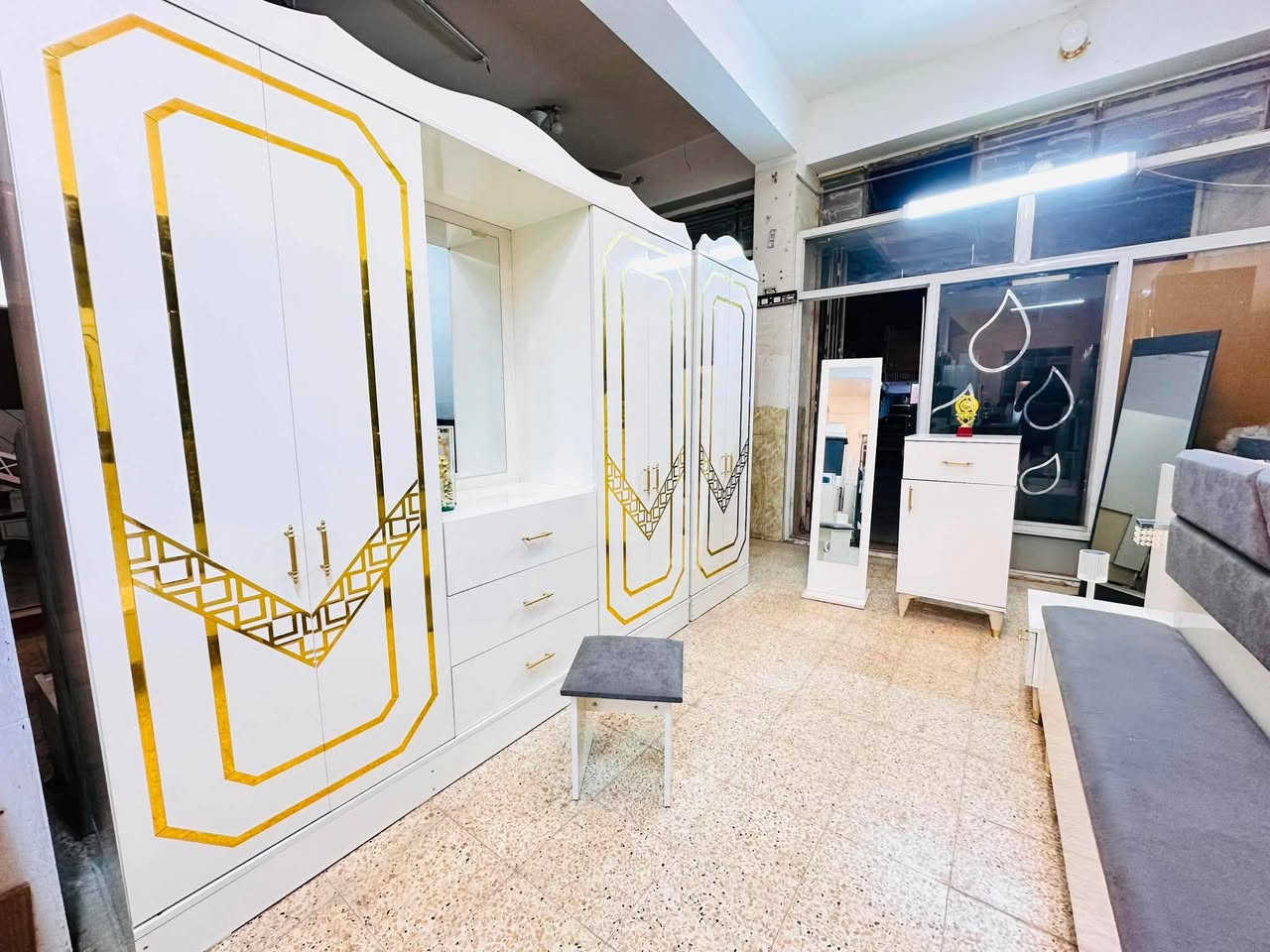 تخفيضات ✅✨سارعو بحجز 
غرفة نوم تركي مستخدم 
نضافه 100٪فول 
تتكون من 10 قطع 
+اناره شغاله 💡
برغي وجوي حديد شازلون 
سعره 800 مع نقل والشد داخل بغداد


**إذا كنت صاحب هذا الإعلان وتريد حذفه لأي سبب، رجاءا أرسل رسالة إلى الدعم الفني**