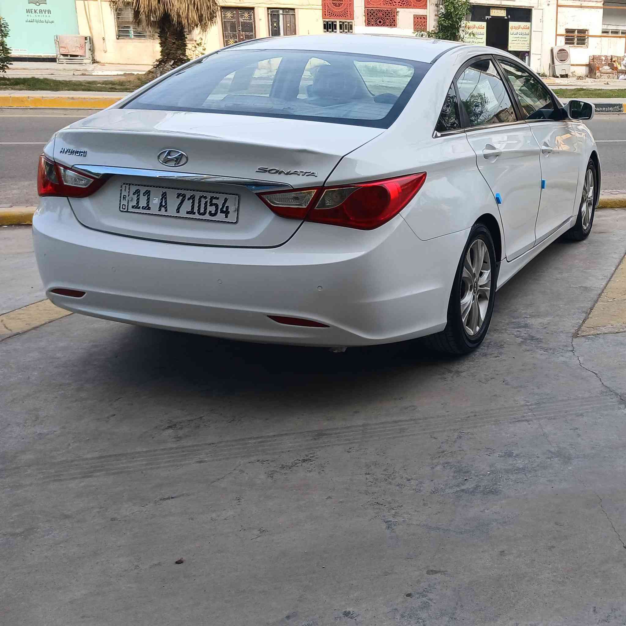 سلام عليكم
سوناتا خليجي الشركه العامه
محرك ٢٤٠٠ دوش
ماشيه ١٦٠ الف 
السياره كير ومحرك كفاله
قطعتين تبريد
مري قابل لطي
اشاره بالمري
المقدس بعده منازل
السياره بيها قطعتين صبغ الباب عكس السايق والباب خلف السايق اثر شخوط بسيطه حداديه جاهزه 
السياره بسمي الرقم بغداد الدولي
السعر ١١٨ وبيها مجال
***********
مكانها شارع الربيع
