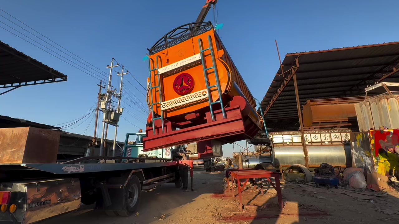 كل عام وأنتم بخير عيد سعيد ونصرن قريب $$$ معمل جواد السماوي لتصنيع التوانكي السماوه ألحي الصناعي ***********
