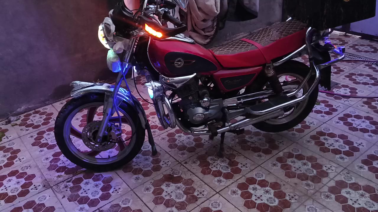 تايموتا 21  محرك ما مفتوح.. اوراق   اصولي   كفاله عامه من شاصي محرك كهربائيات  دراجه نضيفه شوف عينك مكانه شطره   سعر واحد او 100 وبيه مجال قليل مو شراي لا تكسر سعرر ***********
