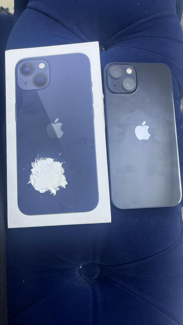 السلام عليكم ايفون ١٣ عادي ١٢٨ جديد بس مفتوح من الباكيت مايشتغل شبكة امريكي مقفول شبكة  *********** موجود وتساب
