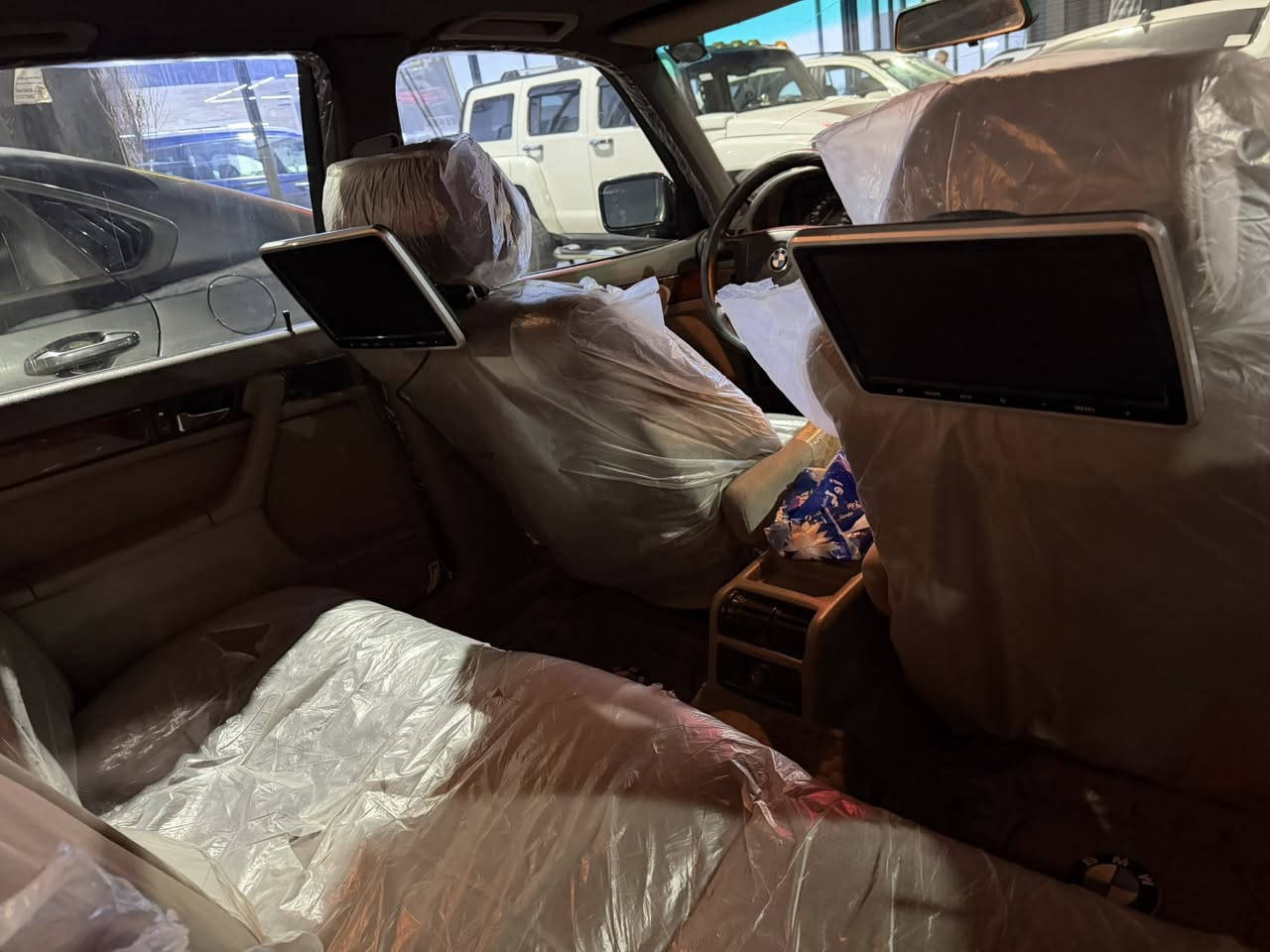 لسلام عليكم للبيع BMW 740
رقم نينوى جديد هزه جديده
صبغ عام جماليه 
جامات كهرب مري كهرب
داخل مخمل
تبريد تدفئه 
كير مكينه شرط
تخم تاير + ويل كب + باتري جديد
السياره مصروف عليها هواي 
حساسات امامي خلفي 
شاشه + كاميرا + مضخم صوت 
برده خلفيه بلادي
للاستفسار ***********
***********
