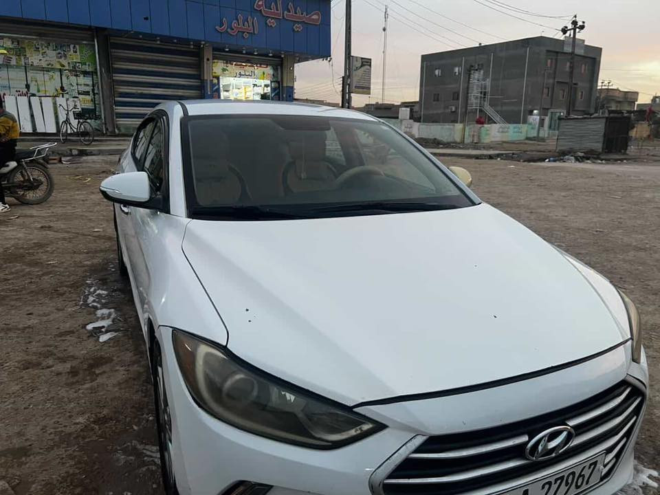 النترا ٢٠١٧
التدفئة مكان السايق ومكان العبري
حساساته بالمرايات 
حساسات خلفيه دعاميه
تبريد حار + بارد
التدفئة
السيارة فقط مبدلة چاملغ وبنيد 
حداديه كامله
تايرات جدد
والسياره فول مواصفات عدا فتحه وبصمة 
السعر ١٢٥ ورقة قابل للتفاوض مجال بسيط
*********** 
تفاصيل هنا اتصلو
