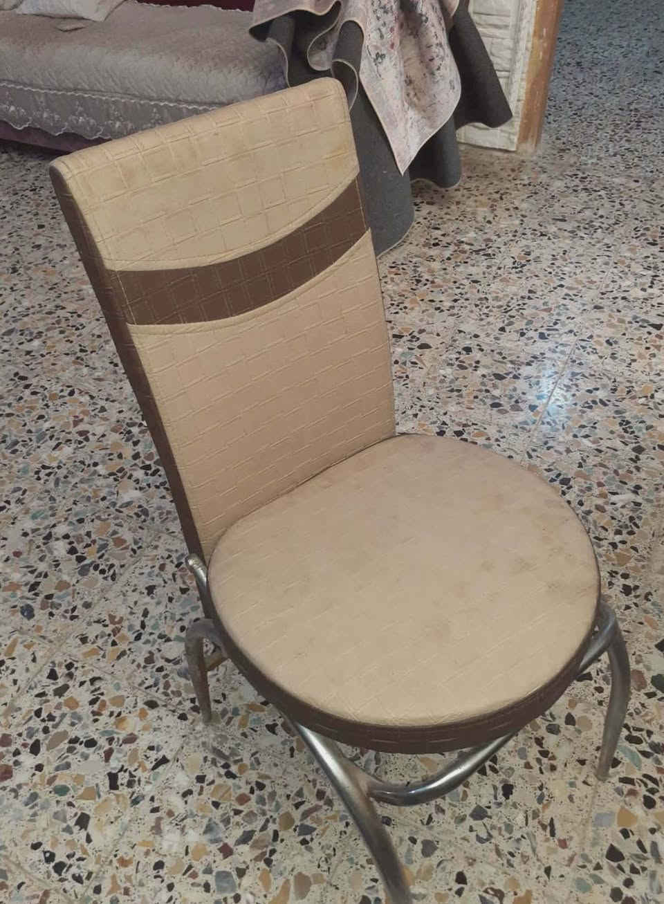 طبله وست كراسي مع تلبيستين كراسي وغطاء للطبله نظيف جداً للبيع السعر 100


**إذا كنت صاحب هذا الإعلان وتريد حذفه لأي سبب، رجاءا أرسل رسالة إلى الدعم الفني**