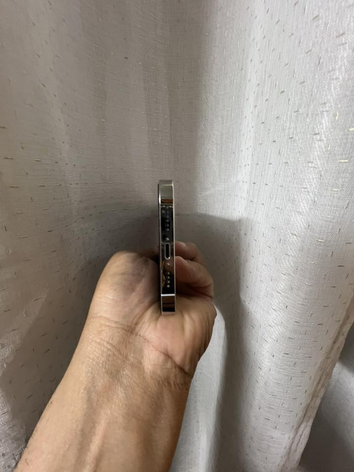 السلام عليكم ورحمة الله وبركاته جهاز ايفون ١٣ برو ماكس جهاز لوك لوك بحالة الوكاله خيال مال زلغ مبي اعتبره فاتحة بيدك من الكارتون الجهاز كارتون وياه ولزكة وكفر وكيبل شحن الجهاز لون مميز الجهاز ممبدل شي ضمان من باب البيت سنتين اذا بي مشكلة او مفتوح يرجع ذاكرة ٢٥٦ بطارية ٨٧ بلاد وين متريد افحص مكاني بغداد قرب الكاظمية  السعر ٧٢٥ وبي مجال 
***********
