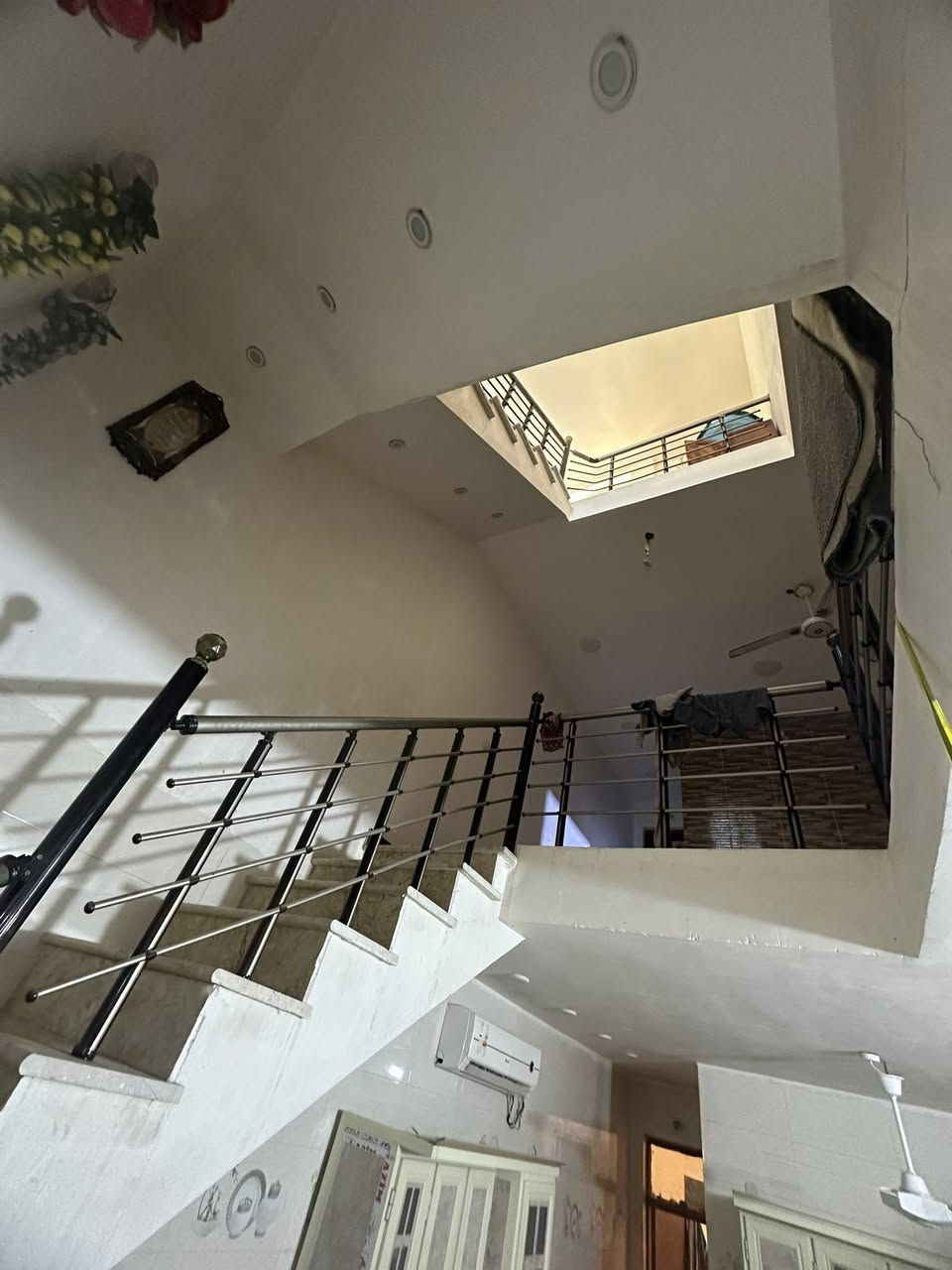 السلام عليكم الدار لبيع السعر 105
***********
