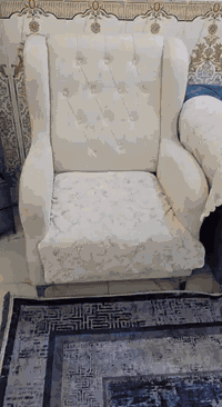 تخم تزكام قماشة وتر بروف نظيف جدا يعتبر ٨ مقاعد مع الزولية والثريات. السعر ٣٥٠ الف وبي مجال العنوان حي الحر.


**إذا كنت صاحب هذا الإعلان وتريد حذفه لأي سبب، رجاءا أرسل رسالة إلى الدعم الفني**