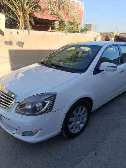 السعر 53 بيهه مجال قليل كلش حك الجيه 
سلام عليكم اخواني الكرام جيلي موبل موديل 2012 رقم بغداد سنويه 2030 هزه جديد مكينه أو  كير كورلا بلادي سياره ماشيه 149 كيلو متر تخم تاير جديد صدر خلفي أمامي مال كورلا قبل شهرين نافضهه مكاني بغداد حي التأميم قرب شقق بسمايه  أو مدينة الصدر قرب حمام المدينه أي استفسار اتصل على رقم *********** ما متواجد على فيسبوك بغداد
