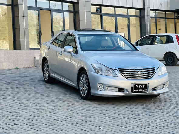 شاهینە بڕاوە .
2009حووتە
مەکینە 200  بێ دووکەڵ.
ناو کریمی  .
سڵایت 
ئاوێنە ئیشارەت
شاشەو کامێراو حاسە .
سووکان کارەبا .
کووشن کارەبا .
مەجمووعە سووکانی لێکزس .
تەقەو ڕەقەی نییە .
سەقفی زۆر جوانە .
داژبڵی جوانە شکاوی نییە 
 .ساردوو گەرمی بەسراوە .
برێکی بەسراوە .
کامل مەسرەف کراوە .
عەشیای سنووقی تیایە.
سعری 46گەڵاو مەجال .
قرچێکی  بچووکی هەیە لەپێشەوە
***********
***********سەیسایەق
