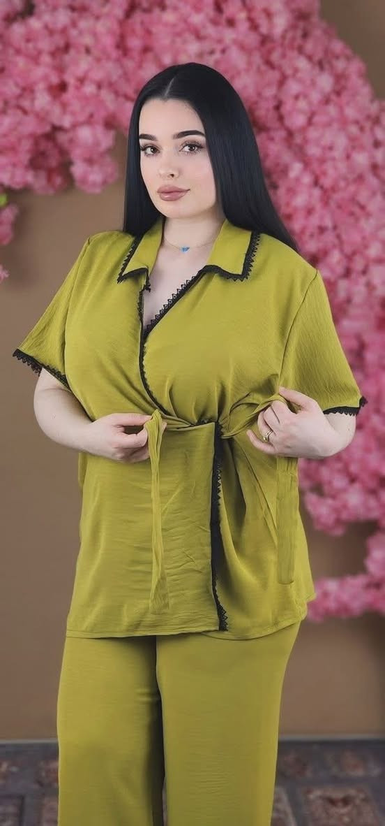 الاستفسار والحجز فقط واتساب+9647775744834
سوت نسائي
موديل ربطه 
القياسات من َL الى 4XL
نوع الخامه ايروبين  صيفي
سعر 28
