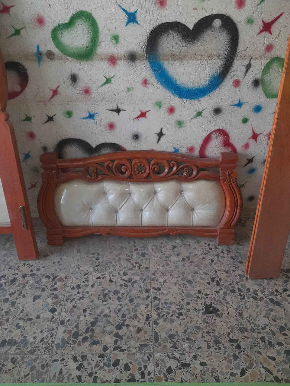 يتوفر جرابي ام نفر احجام مختلفه العنوان سبع قصور المشروع رقم الحجز او اتصال ***********
