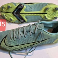 أوربي • كل قطعة • للبيع