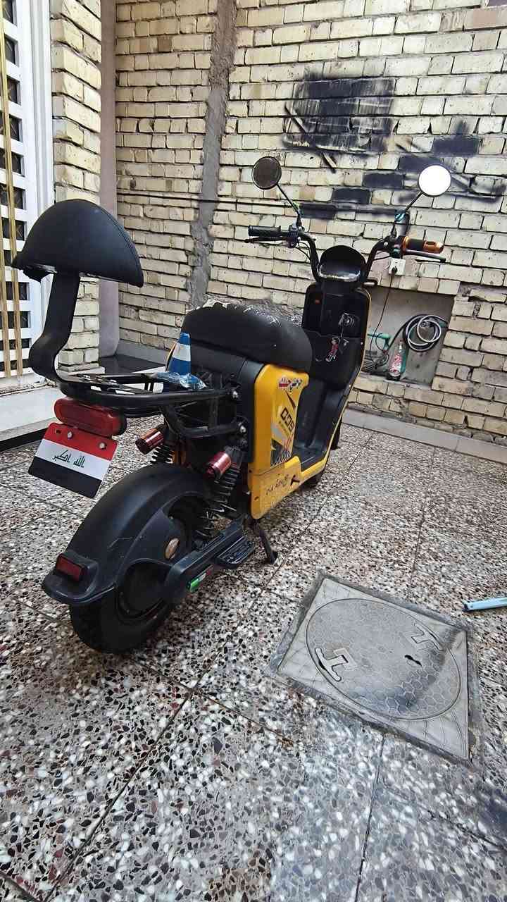 دراجه شحن R 900  خمس بطريات جهزه  من كلشي تيرات بطريات كهربيات  كله جديد شحنه اصليه جديد مكاني الشعب 
الشراي يتصل ويدلل السعر  400 بيه مجال للشراي  مراوس يرهم 
***********
