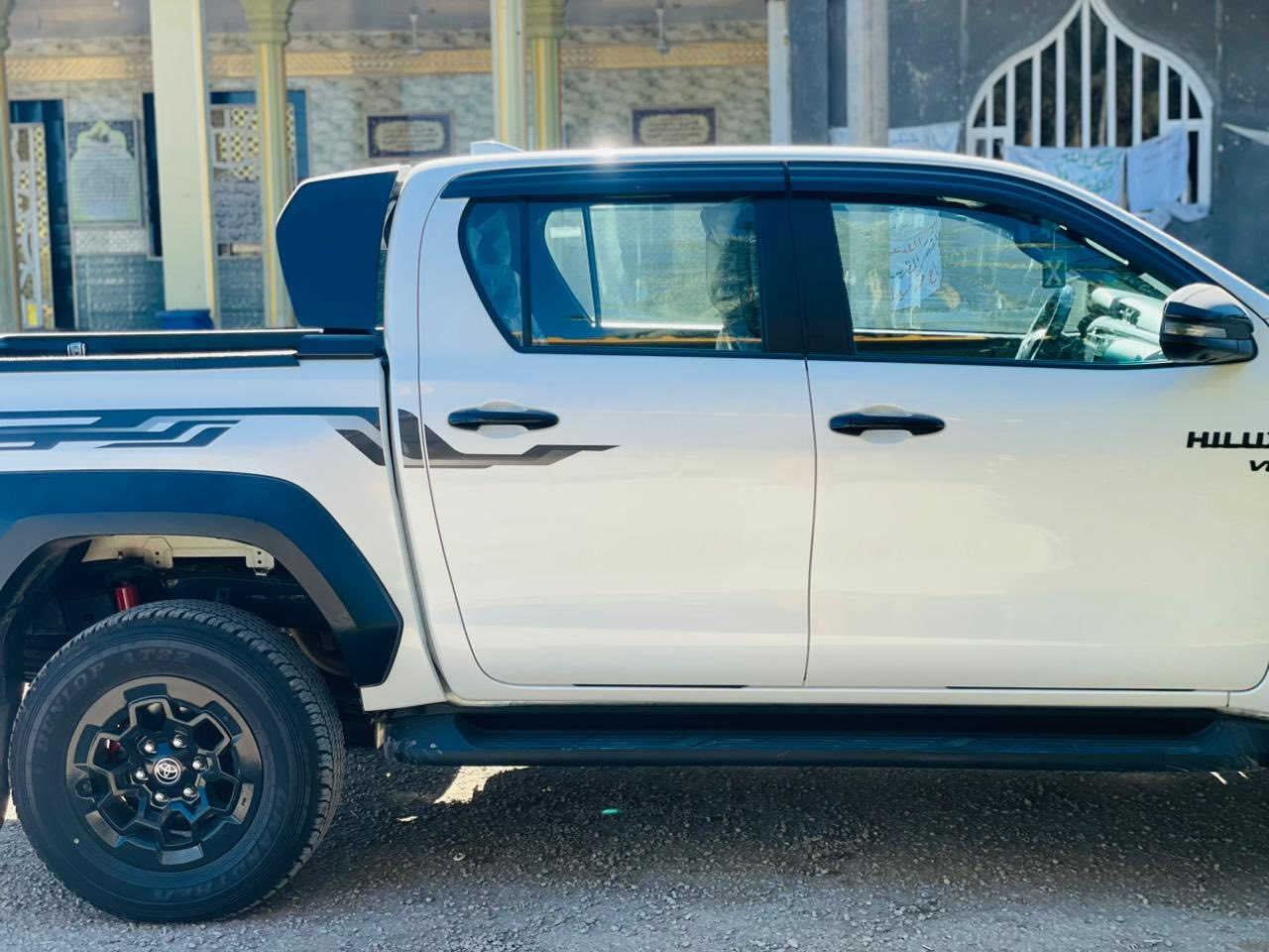 بيكم هيلوكس 2024 GR
رقم بغداد فول مواصفات سياره جديده جدا 

مكفوله كفاله عامه من الزلغ

ماشيه 40 الف /كم 

محرك 6 سلندر 4000

مكان السيارة بغداد 

السعر : 450 وبيها مجال كلش بسيط 

للأستفسار : ***********
