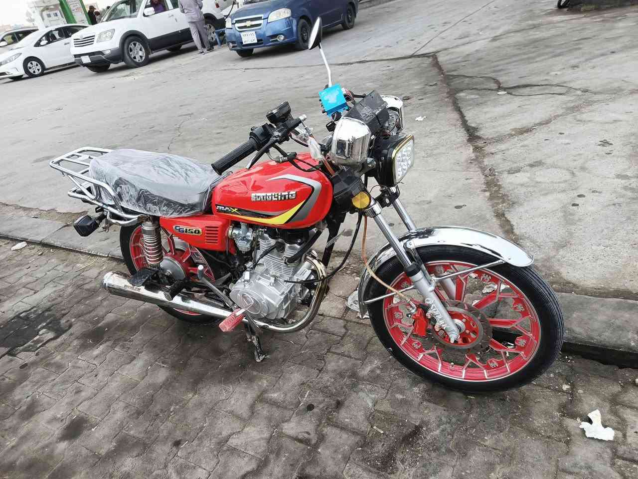 سلام عليكم سيفان البيع السعر 750  رقم الهاتف ***********شاصي 18 وغراض 24 وراق اصولي مداور من العارضي بسمي وبيه خيط بخار كلش بسيط  العنوان النجف حي نداء عامود 22
