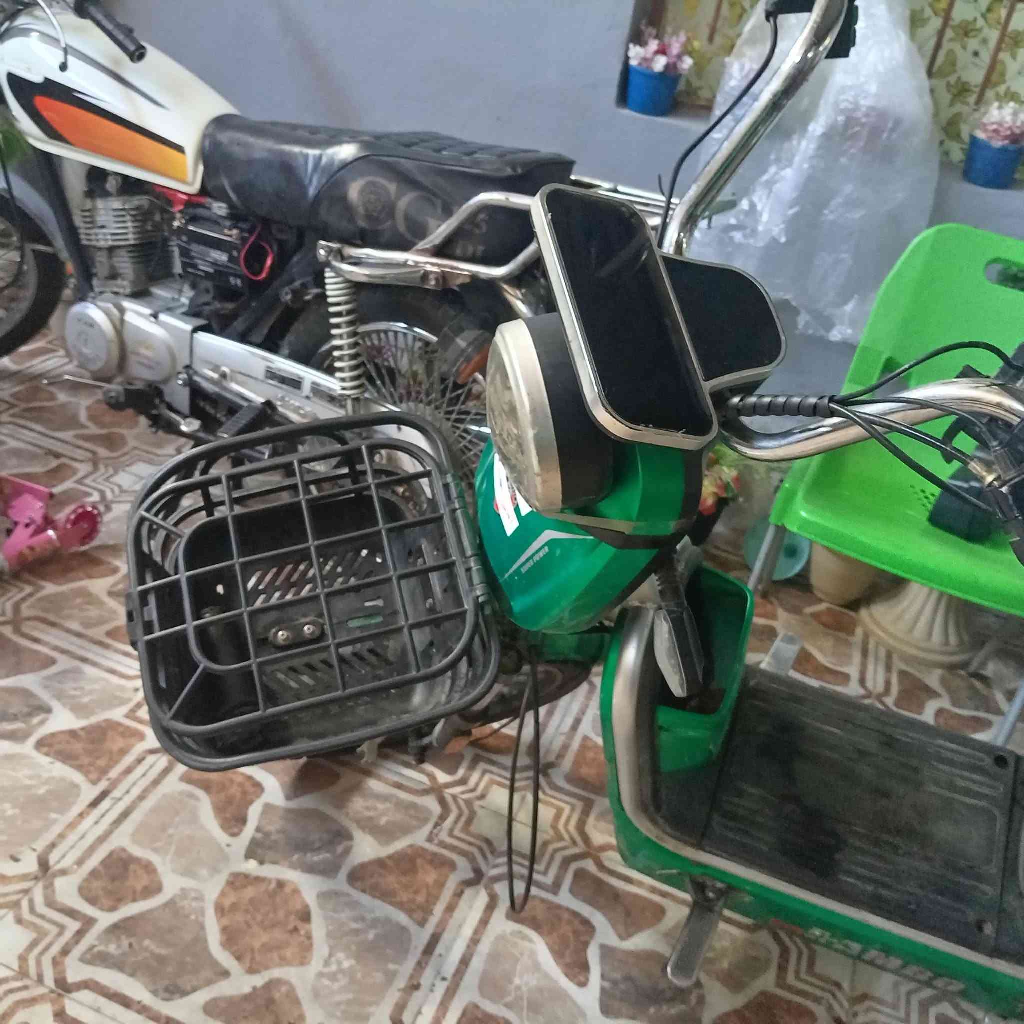 السلام عليكم ورحمة الله وبركاته شباب عندي هاذ الماطور شحن للبيع باتريين شويه منفوخات ثنين شويه السعر٢٠٠بي مجال للطيبين الي موشراي لايراسل وتدللون


**إذا كنت صاحب هذا الإعلان وتريد حذفه لأي سبب، رجاءا أرسل رسالة إلى الدعم الفني**