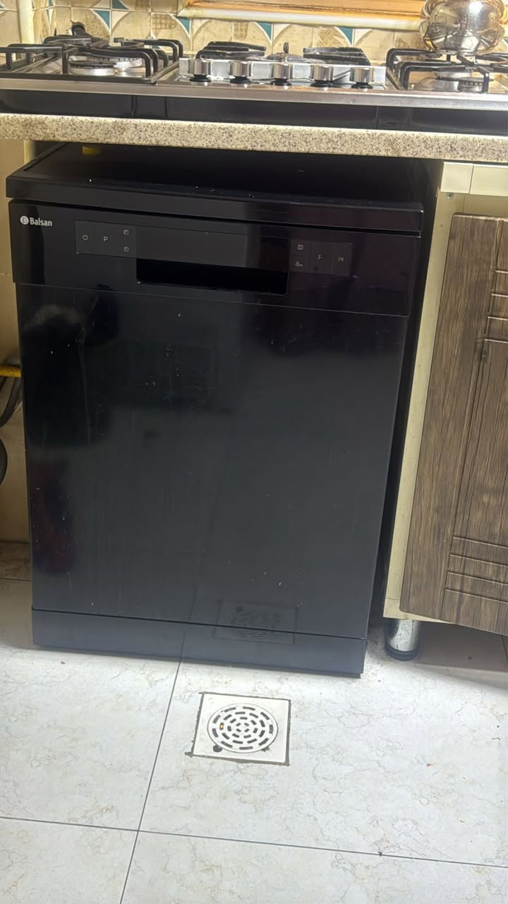 سبلت ٣ طن جديد جددددا وما مستعمل بس شهرين 
بمليون ونص 
سبالت ٢ طنين وطن ونص الواحد ب٤٠٠
مطبخ كامل 
كاونتر مليون ونص 
مابي اي ضرر او كسر يحتوي على سلات داخليه 
ثلاجه بيلسان ٤ ابواب جديده جدا 
ب٧٠٠
غساله ملابس فول اوتماتيك ب٣٠٠
غساله صحون غير مستعمله نهائيا ب٤٠٠
رجاااااائا الاسعار ثابته 
بغداد مجمع ريحانه 
قرب بسمايه 
***********
