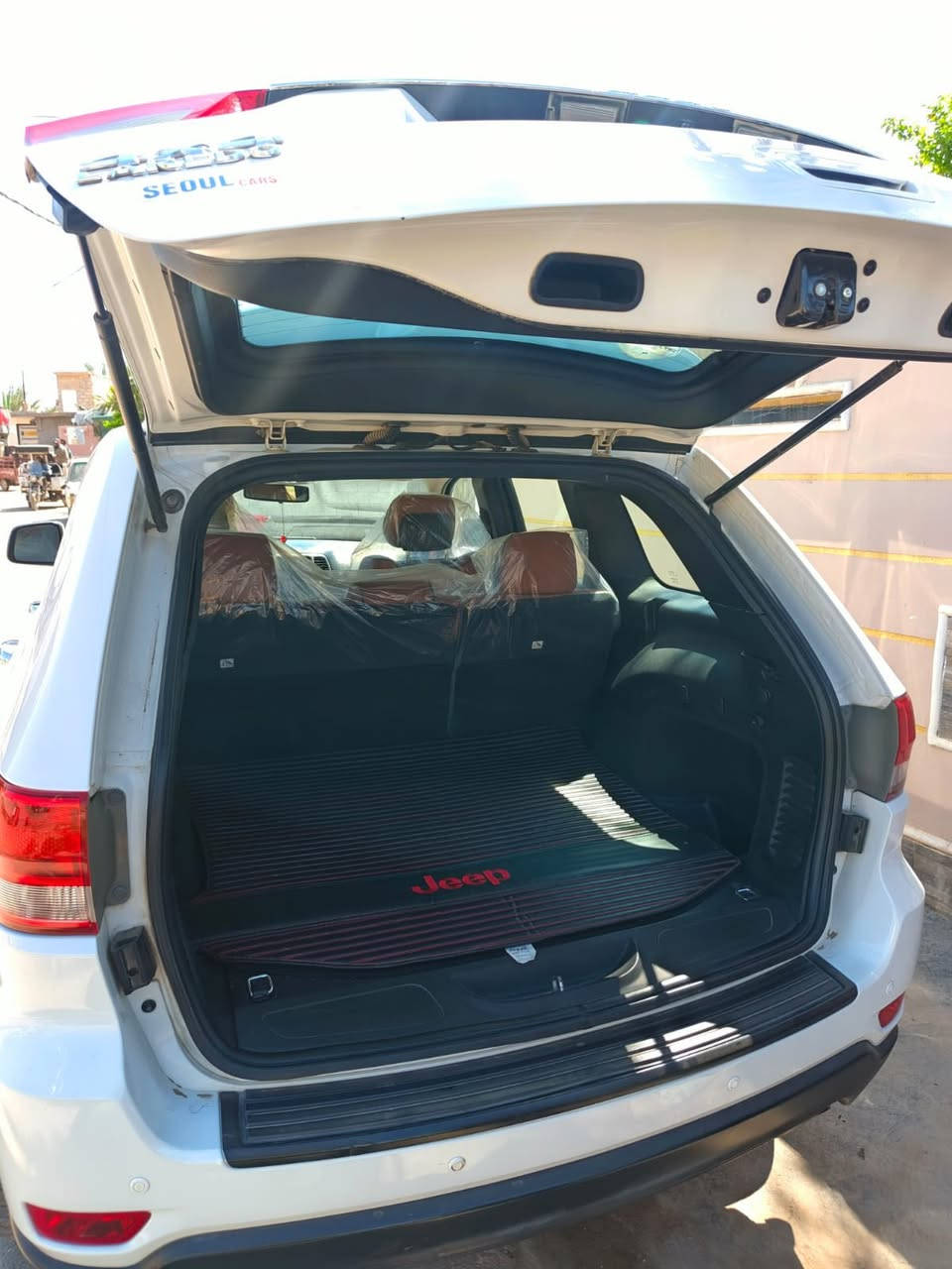 السلام عليكم
عيدكم مبارك
البيع جيب 13 سياره خليجيه سياره جديده 
رقم سليمانيه جديد بيهه طخه بصيطه بل باب الخلفي جهت السايق سياره عليهه دامه كامله ربع ماتصرف عليهه السياره بل واقع احله من الصوره
موقع السياره ديالئ شهربان الستفساره اكثر ***********رقم صاحب السياره اني مكلف بل نشر
